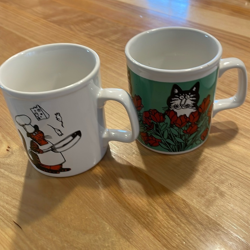Cat mugs set of two by B Kiban 1979 in excellent condition.